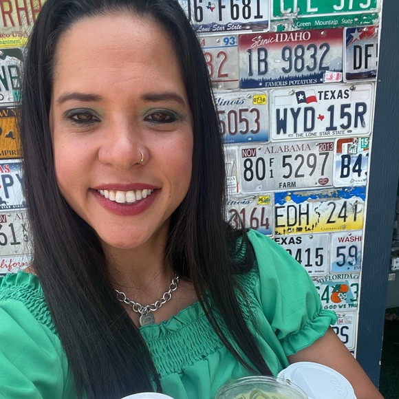 Meet your Posher Rezzy! - Picture 3 of 3